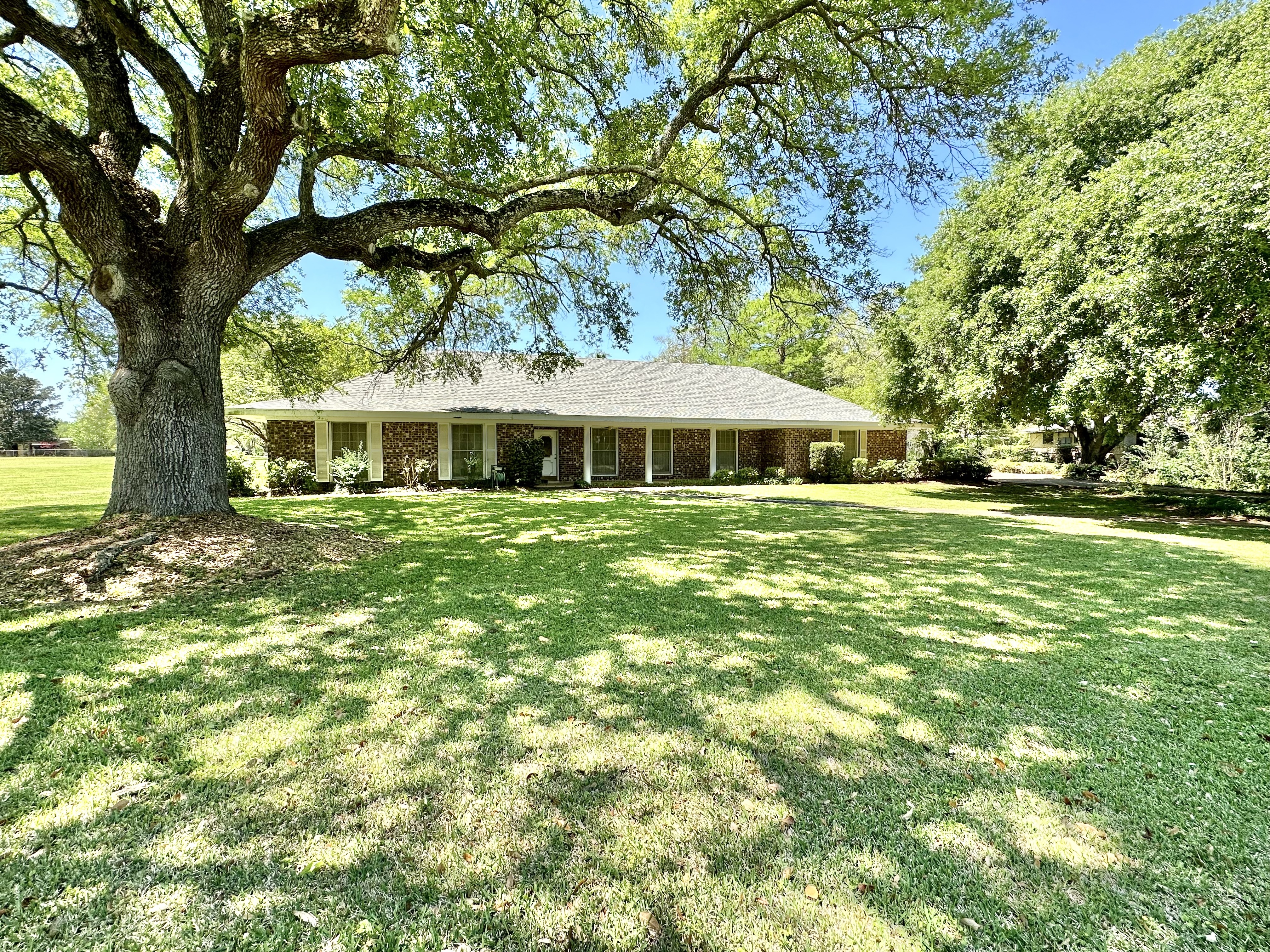 Traditional Home on 1 ± Acre - Bunkie, LA